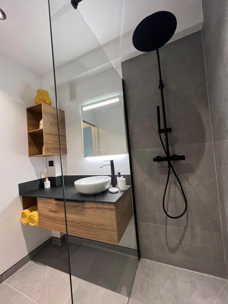 Vue Mer Exceptionnelle Sur Plage Du Midi En 1Re Ligne- 2 Chambres 칸느 외부 사진